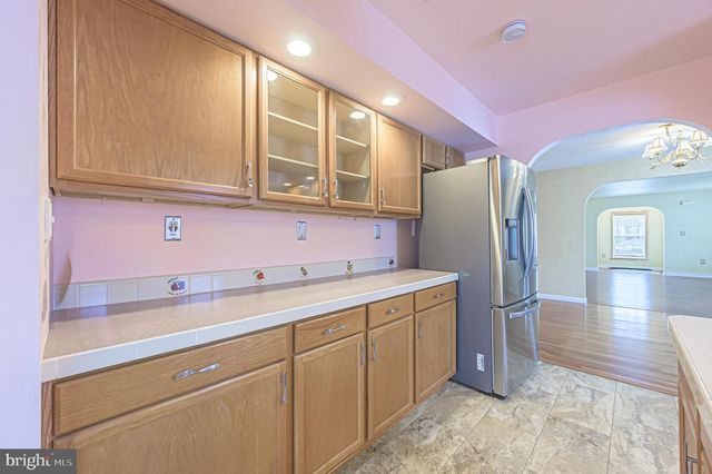 33 KNOLLWOOD, Mays Landing, NJ 08330