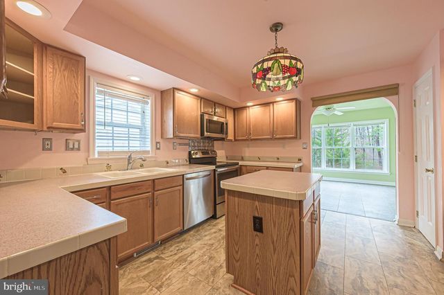 33 KNOLLWOOD, Mays Landing, NJ 08330