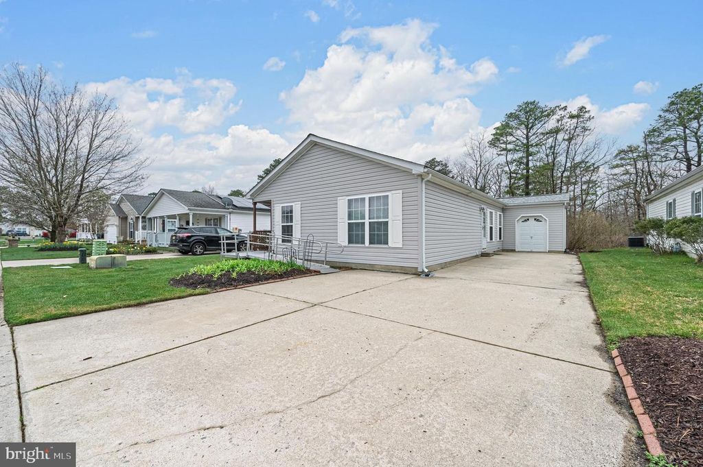 33 KNOLLWOOD, Mays Landing, NJ 08330