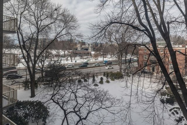 145 Pinckney St 404, Boston, MA 02114