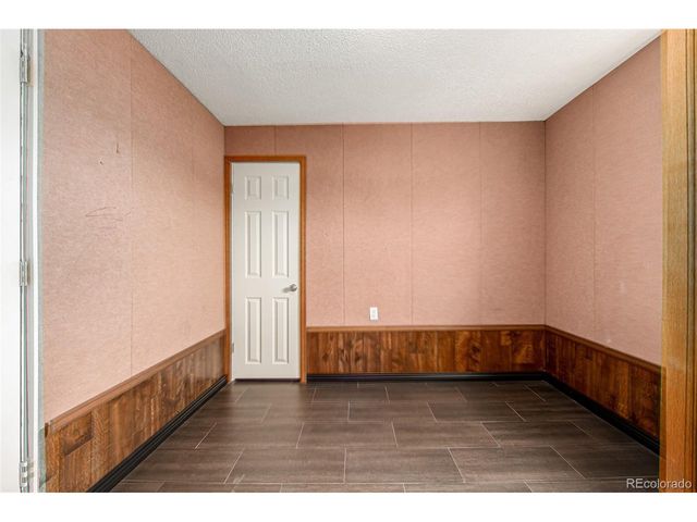 299 4th Ave, Limon, CO 80828