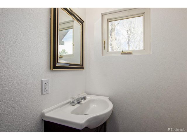 299 4th Ave, Limon, CO 80828