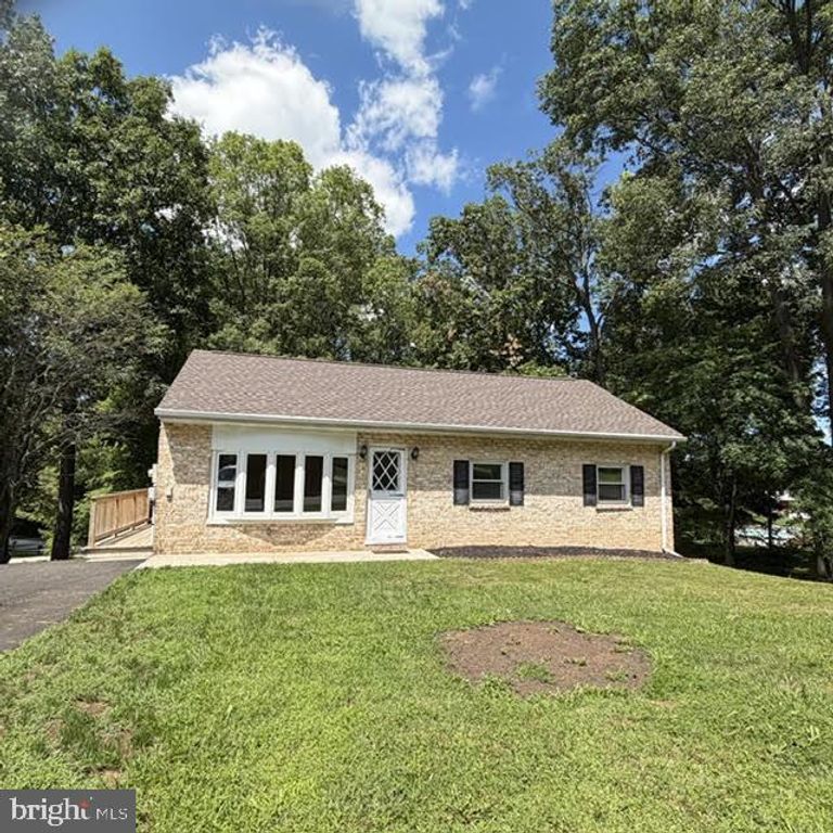 248 FUHRMAN MILL RD, Hanover, PA 17331
