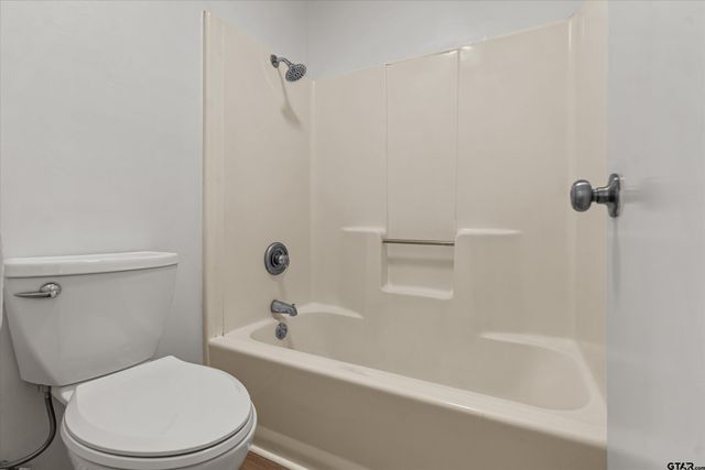 2404 Villa Ct, Tyler, TX 75703