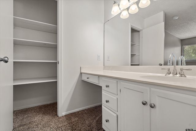 2404 Villa Ct, Tyler, TX 75703