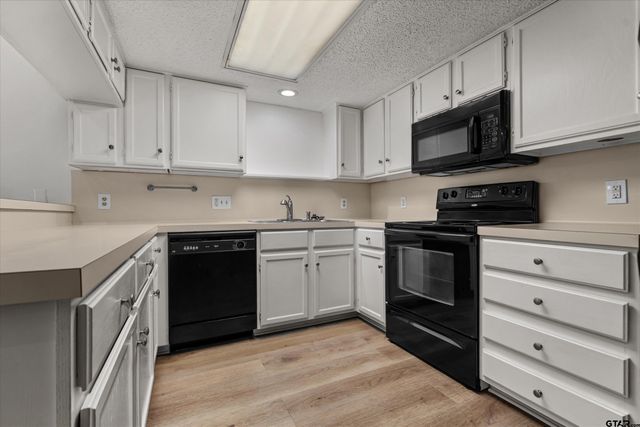 2404 Villa Ct, Tyler, TX 75703
