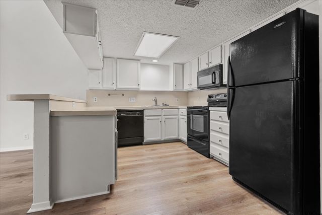 2404 Villa Ct, Tyler, TX 75703
