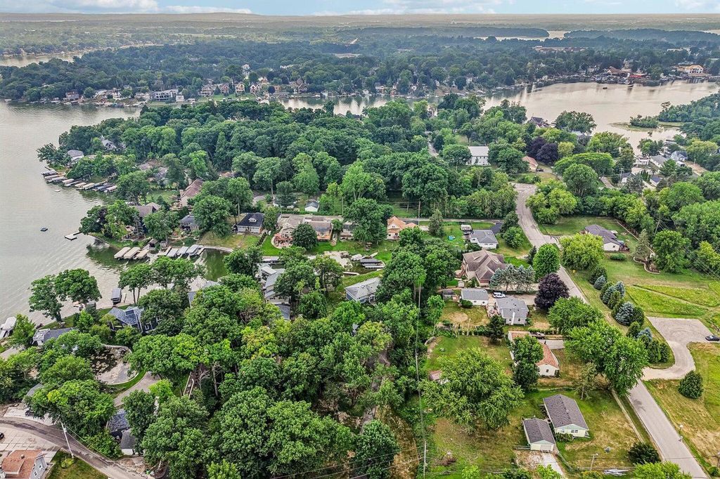 N57W34599 Road G, Oconomowoc, WI 53066