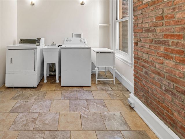 340 Ophelia St, Oakland, PA 15213