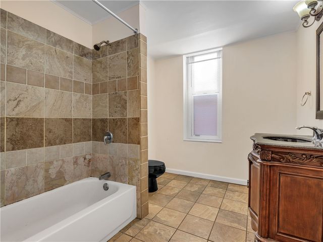 340 Ophelia St, Oakland, PA 15213