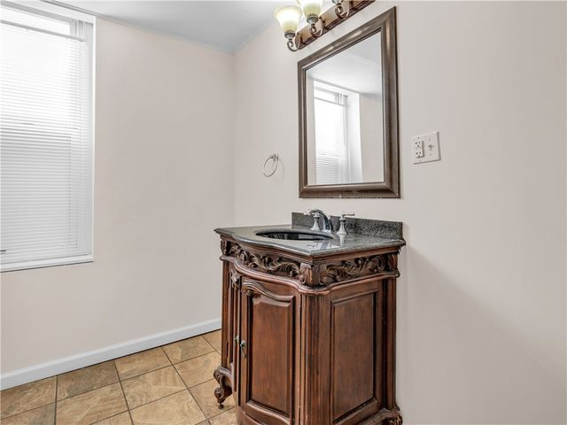 340 Ophelia St, Oakland, PA 15213
