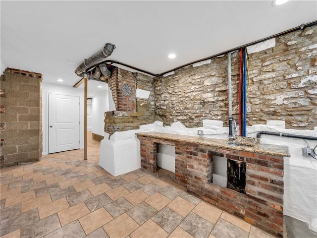 340 Ophelia St, Oakland, PA 15213