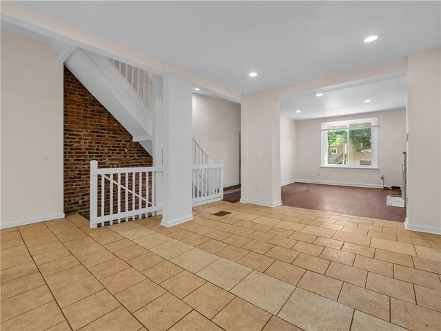 340 Ophelia St, Oakland, PA 15213