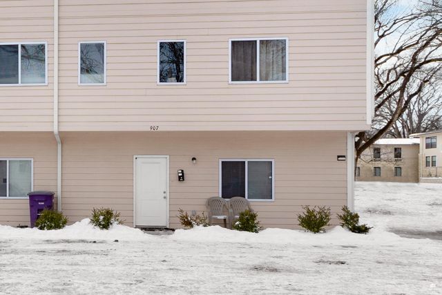 903 Sunset Avenue, Manhattan, KS 66502