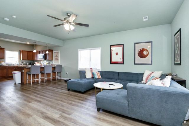 903 Sunset Avenue, Manhattan, KS 66502