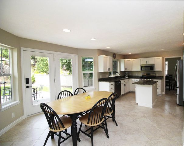 17201 E Galaxy Ln, Greenacres, WA 99016