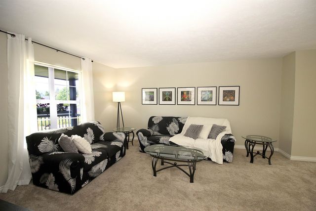 17201 E Galaxy Ln, Greenacres, WA 99016