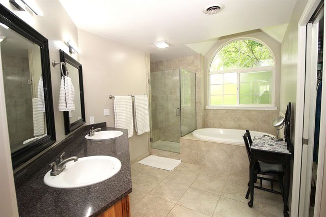 17201 E Galaxy Ln, Greenacres, WA 99016