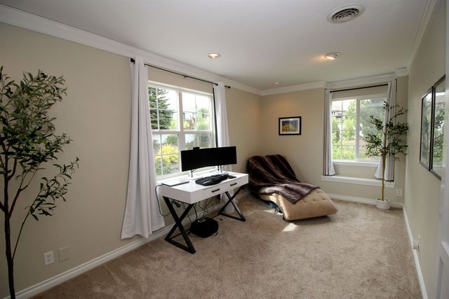 17201 E Galaxy Ln, Greenacres, WA 99016