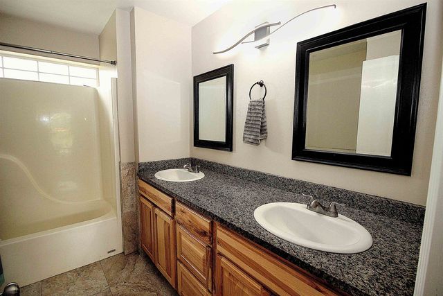 17201 E Galaxy Ln, Greenacres, WA 99016