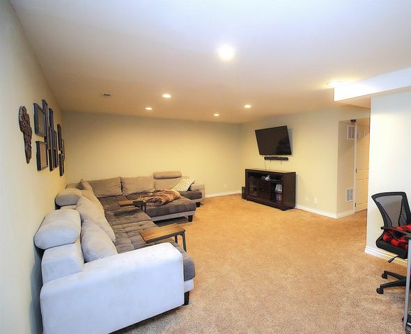 17201 E Galaxy Ln, Greenacres, WA 99016