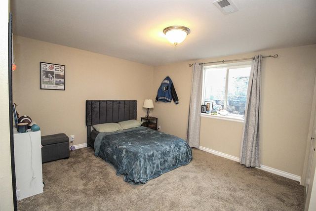 17201 E Galaxy Ln, Greenacres, WA 99016