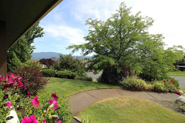 17201 E Galaxy Ln, Greenacres, WA 99016