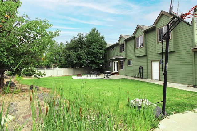 17201 E Galaxy Ln, Greenacres, WA 99016