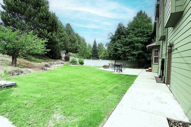 17201 E Galaxy Ln, Greenacres, WA 99016