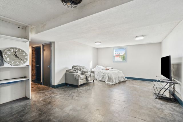 1638 47th Street NE, Cedar Rapids, IA 52402