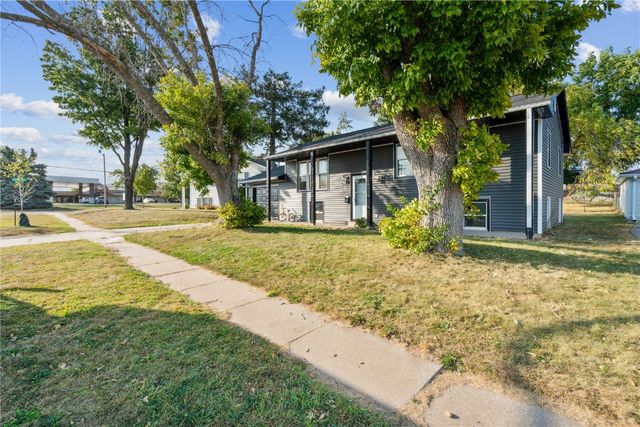 1638 47th Street NE, Cedar Rapids, IA 52402