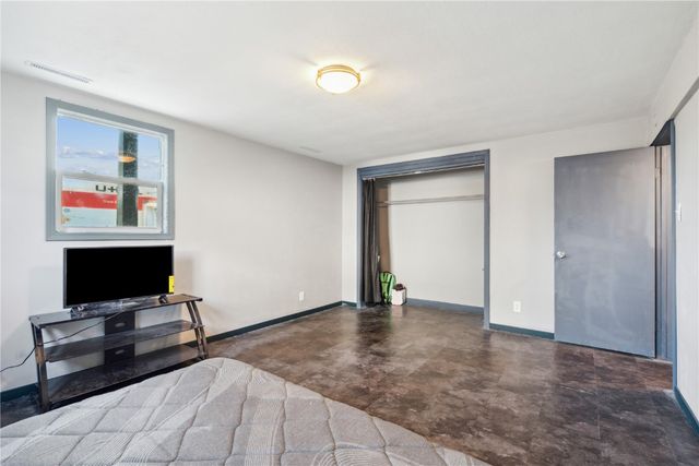 1638 47th Street NE, Cedar Rapids, IA 52402