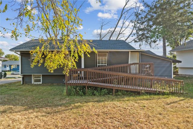 1638 47th Street NE, Cedar Rapids, IA 52402