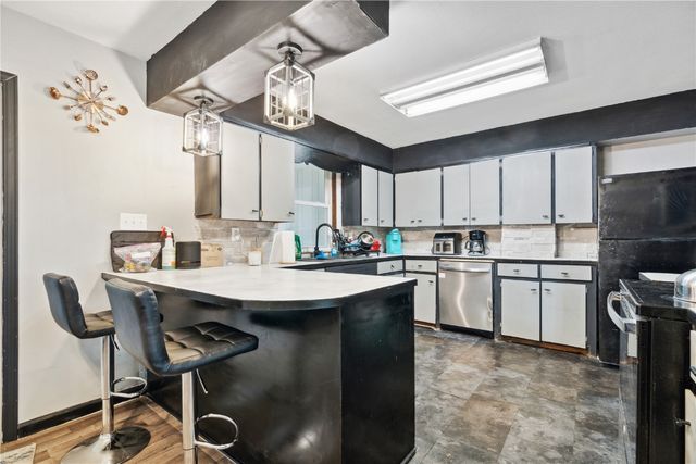 1638 47th Street NE, Cedar Rapids, IA 52402