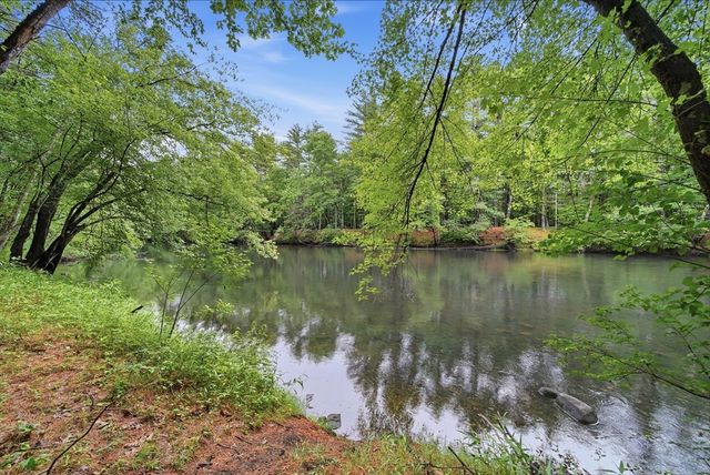 5 Nursery Rd, Pepperell, MA 01463