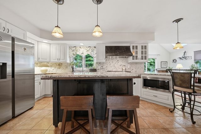 5 Nursery Rd, Pepperell, MA 01463