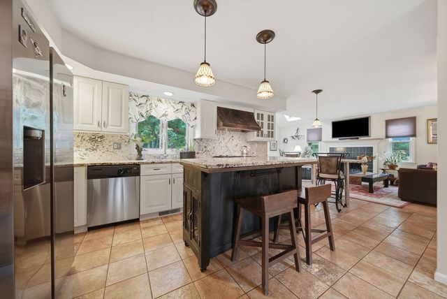 5 Nursery Rd, Pepperell, MA 01463