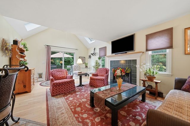 5 Nursery Rd, Pepperell, MA 01463