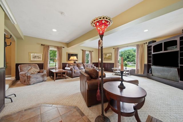 5 Nursery Rd, Pepperell, MA 01463