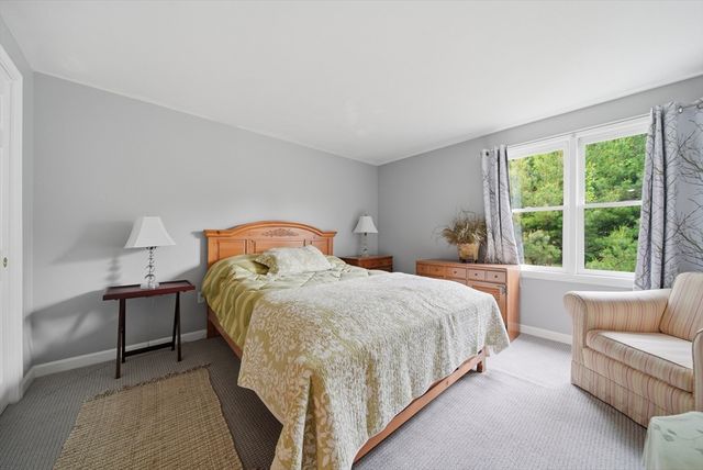 5 Nursery Rd, Pepperell, MA 01463