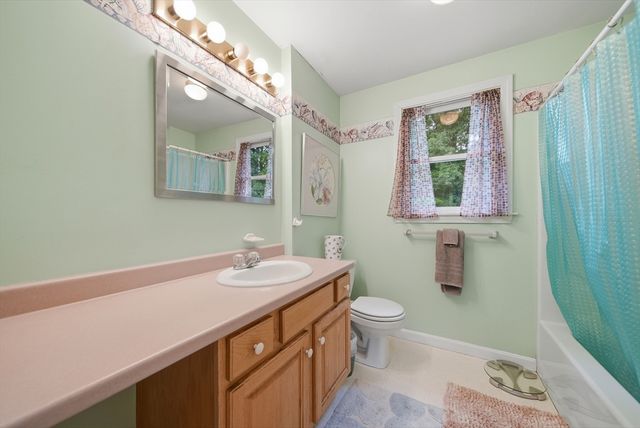 5 Nursery Rd, Pepperell, MA 01463