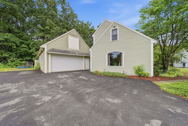 5 Nursery Rd, Pepperell, MA 01463