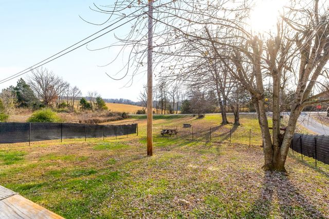 2185 Old Antioch Rd, Gainesboro, TN 38562