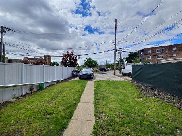 3619 W 5th Avenue, Chicago, IL 60624