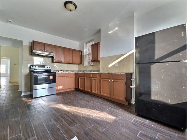 3619 W 5th Avenue, Chicago, IL 60624