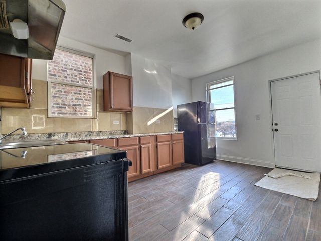 3619 W 5th Avenue, Chicago, IL 60624