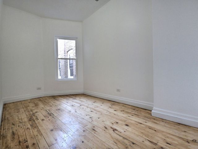 3619 W 5th Avenue, Chicago, IL 60624