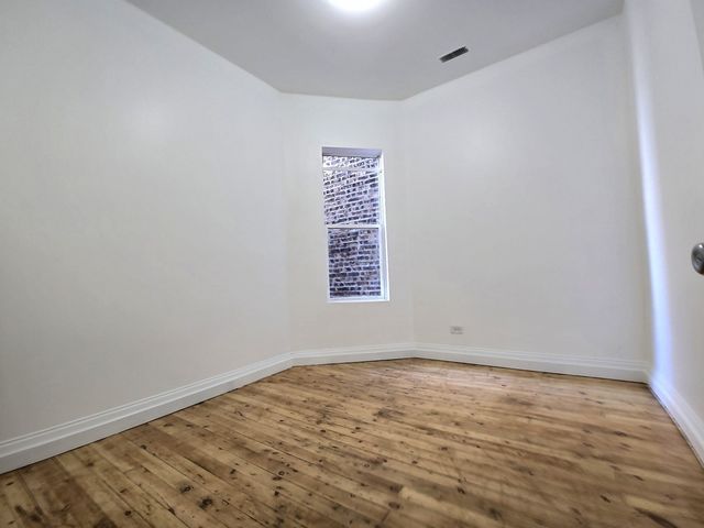 3619 W 5th Avenue, Chicago, IL 60624