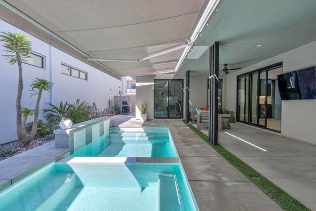 1345 Vue Place, Palm Springs, CA 92262