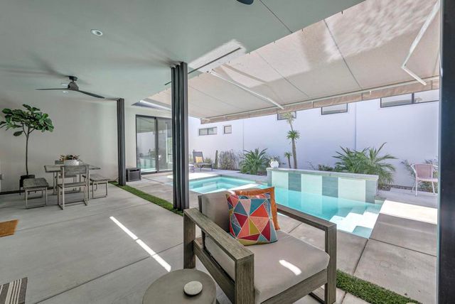 1345 Vue Place, Palm Springs, CA 92262